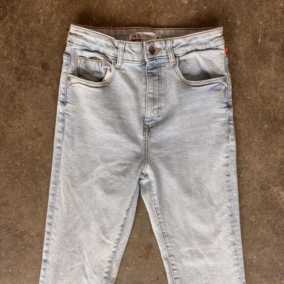 Zara Light Wash Bootcut Frayed Jeans Women’s Size 4 - Picture 3 of 8